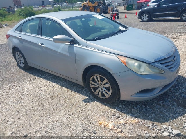 Salvage Hyundai SONATA Image