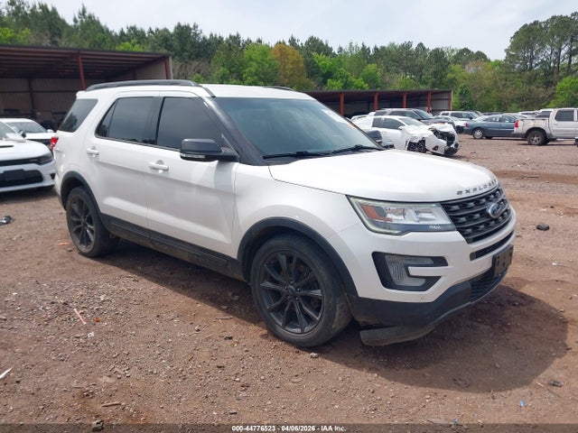 Salvage Ford Explorer Image