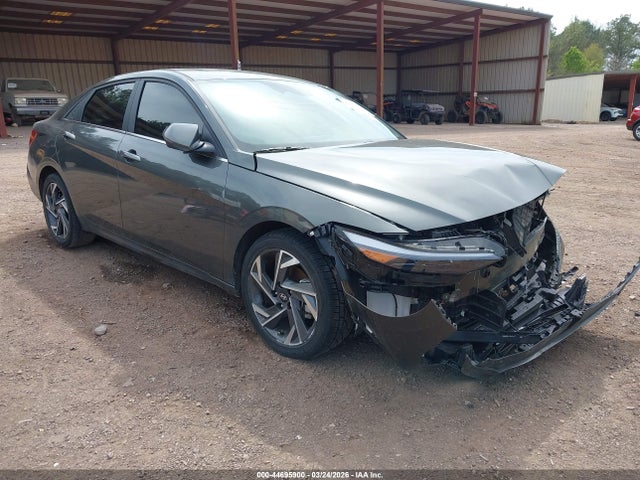 Salvage Hyundai ELANTRA Image