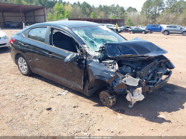 Salvage Hyundai ACCENT Image
