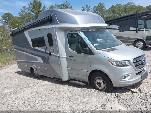Salvage Mercedes-Benz Sprinter 3500xd Image