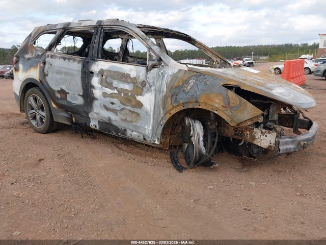 Salvage Hyundai SANTA FE Image
