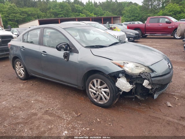Salvage Mazda Mazda3 Image