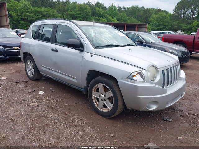 Salvage Jeep Compass Image