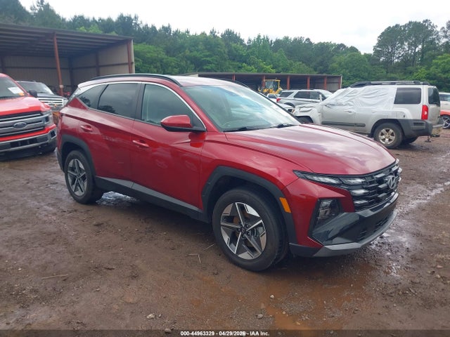 Salvage Hyundai TUCSON Image
