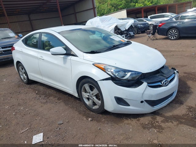 Salvage Hyundai ELANTRA Image