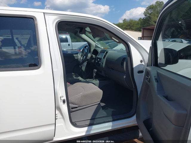 Nissan Frontier Sv