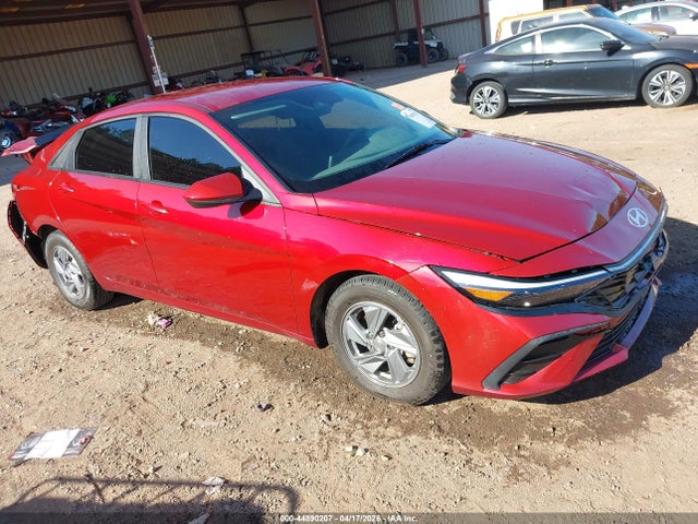 Salvage Hyundai ELANTRA Image