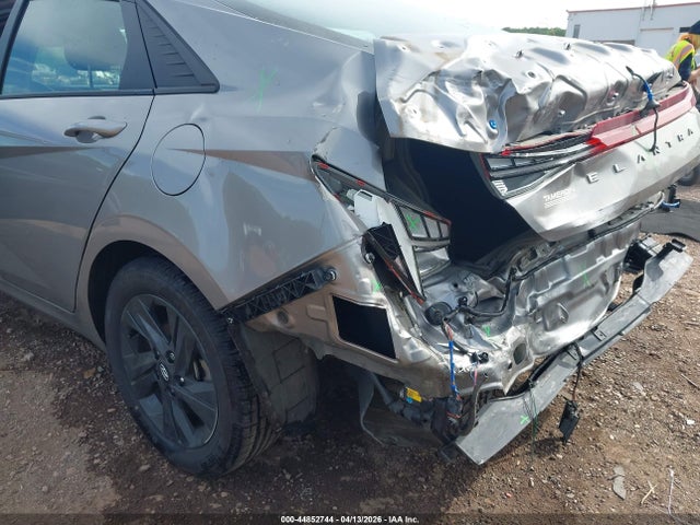 Hyundai ELANTRA Blue