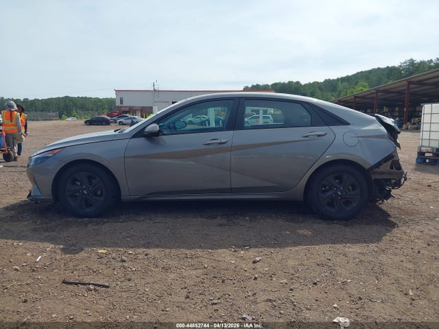 Hyundai ELANTRA Blue