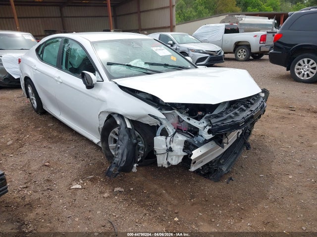 Salvage Toyota Camry Image