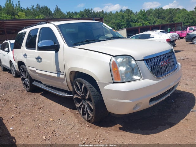 Salvage GMC Yukon Image