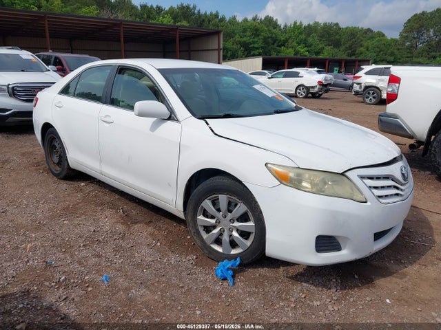 Salvage Toyota Camry Image