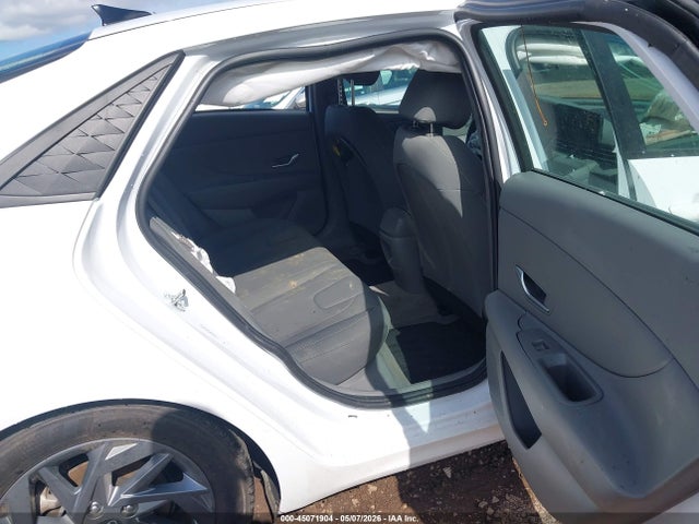 Hyundai ELANTRA Sel