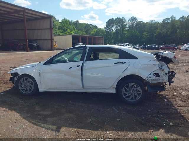 Hyundai ELANTRA Sel