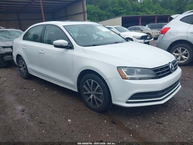 Salvage Volkswagen Jetta Image