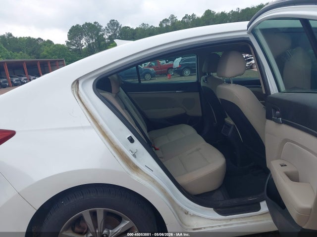 Hyundai ELANTRA Sel