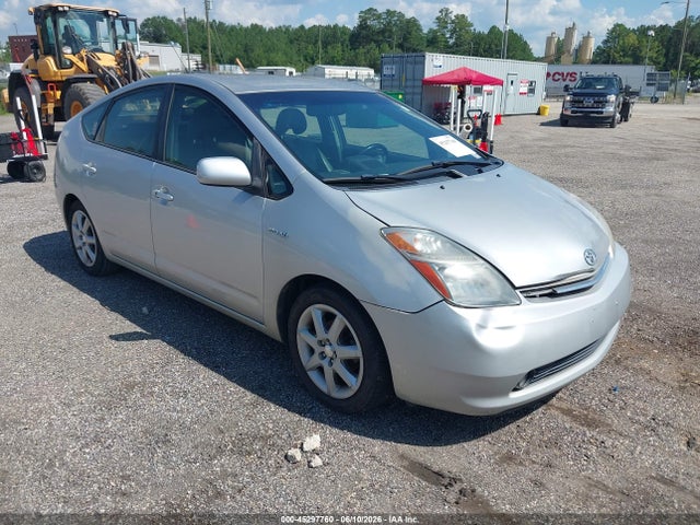 Salvage Toyota Prius Image
