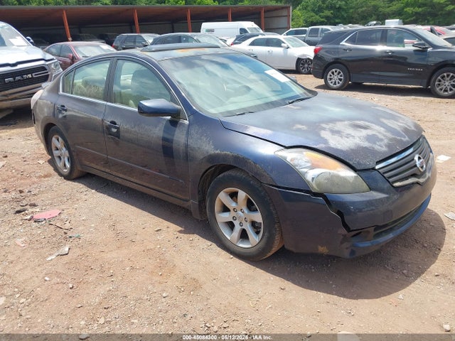 Salvage Nissan Altima Image