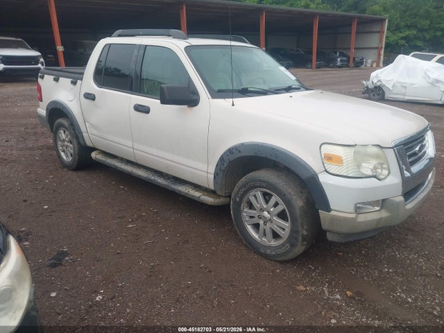 Salvage Ford Explorer Image