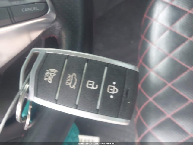 Genesis G70 2.0t Awd