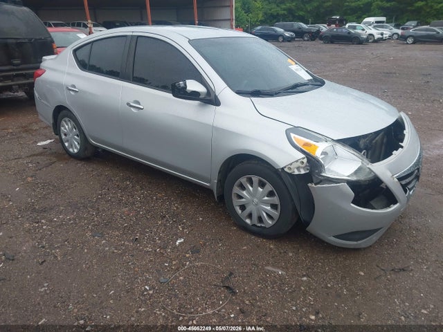 Salvage Nissan Versa Image