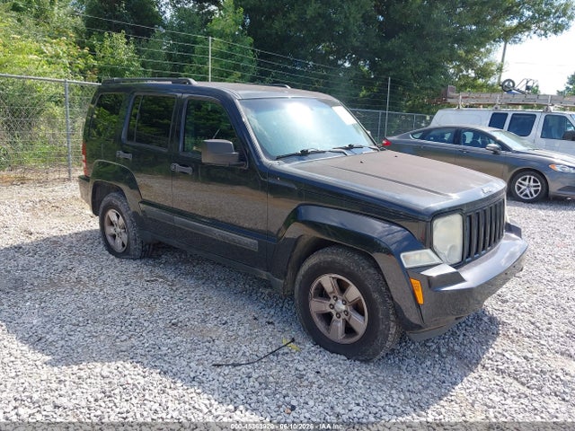 Salvage Jeep Liberty Image