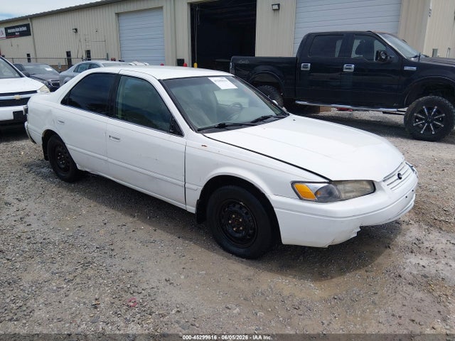 Salvage Toyota Camry Image