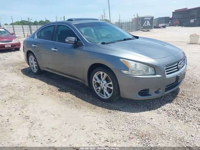 Salvage Nissan Maxima Image