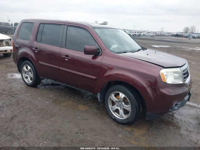 Salvage Honda Pilot Image