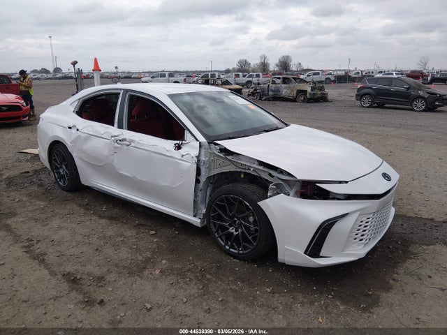 Salvage Toyota Camry Image