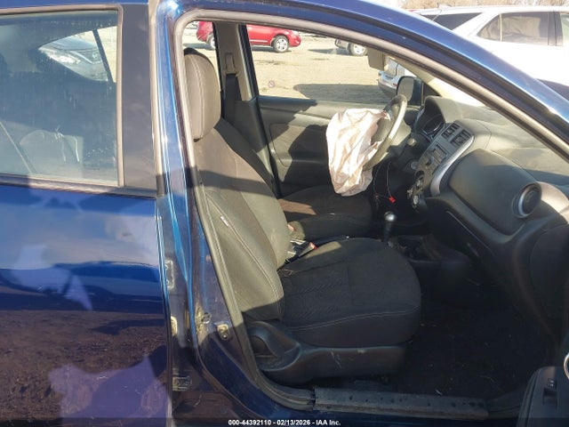Nissan Versa 1.6 Sv