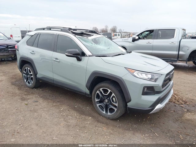 Salvage Toyota RAV4 Image