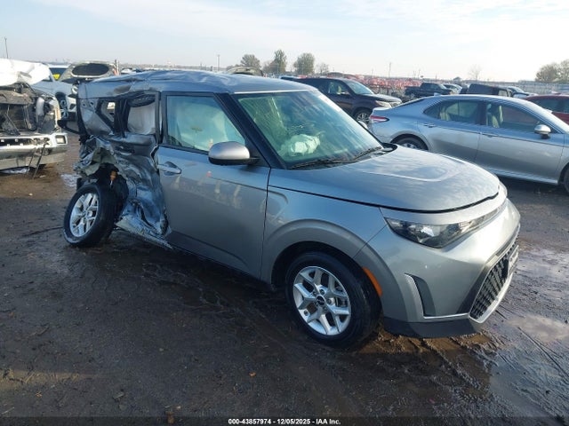 Salvage Kia Soul Image
