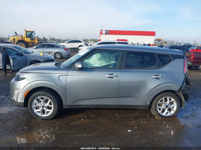 Kia Soul Lx