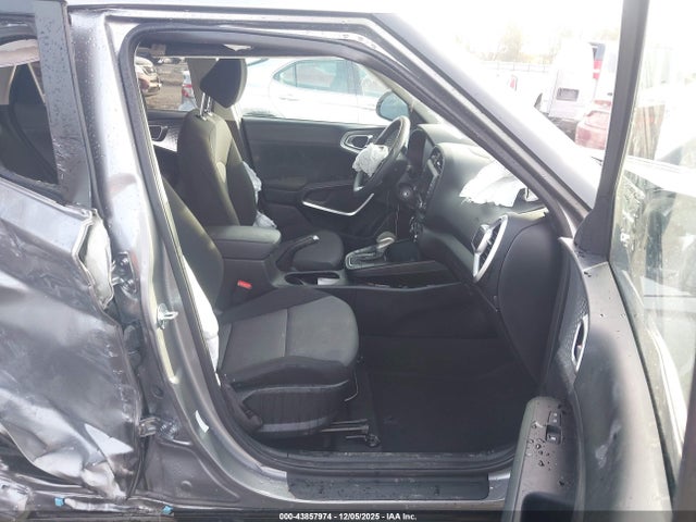 Kia Soul Lx