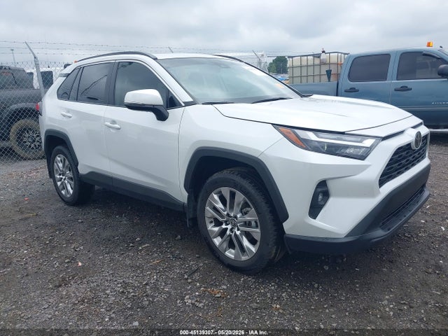 Salvage Toyota RAV4 Image