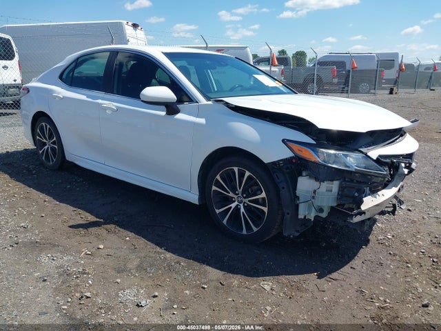 Salvage Toyota Camry Image