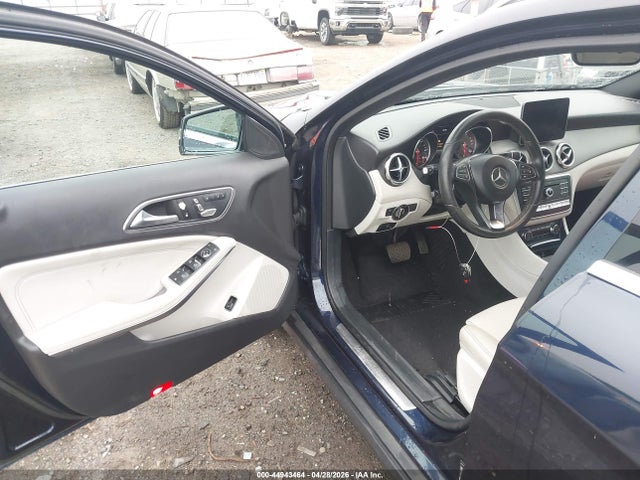 Mercedes-Benz GLA 4matic