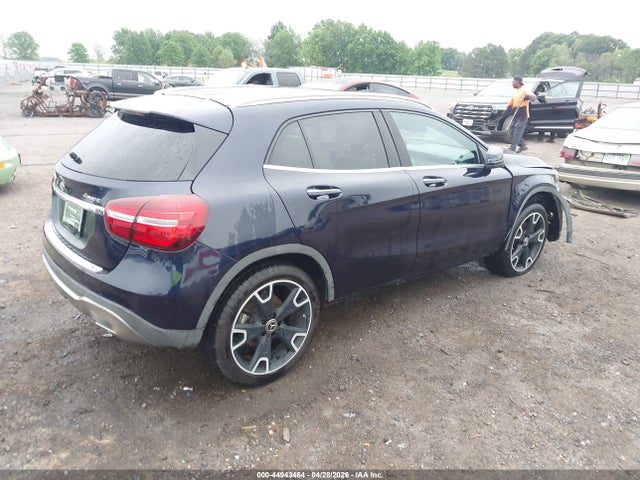 Mercedes-Benz GLA 4matic