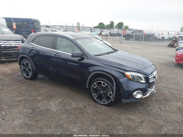 Salvage Mercedes-Benz GLA Image