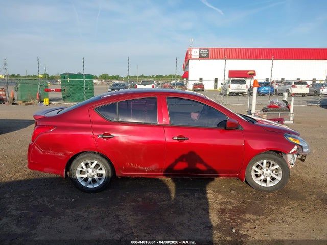 Nissan Versa 1.6 S+