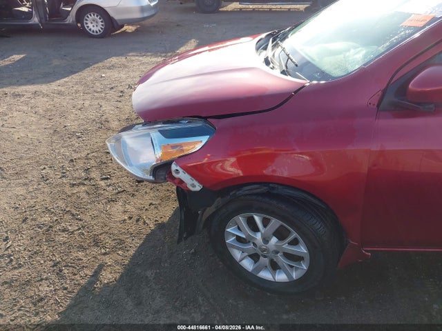 Nissan Versa 1.6 S+