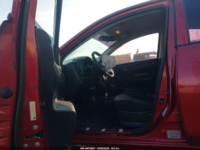 Nissan Versa 1.6 S+