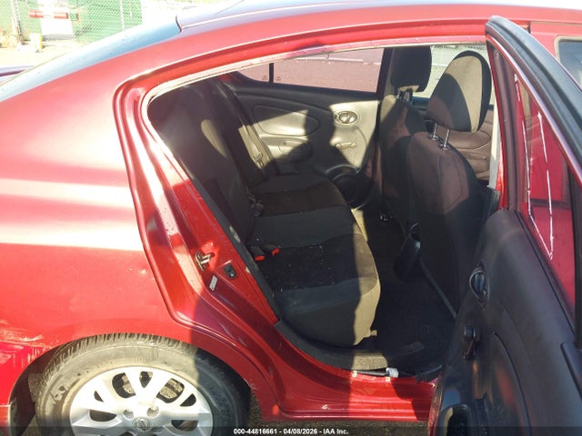 Nissan Versa 1.6 S+