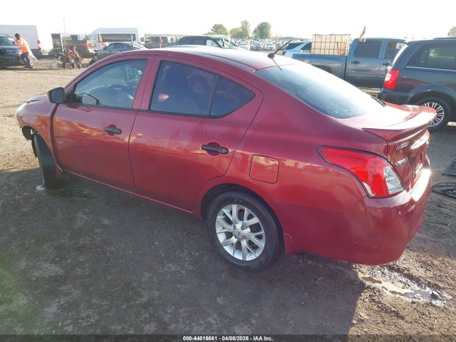 Nissan Versa 1.6 S+