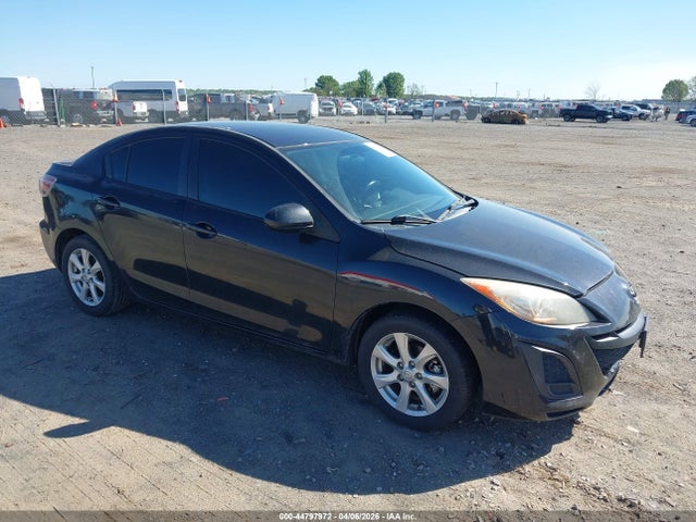 Salvage Mazda Mazda3 Image