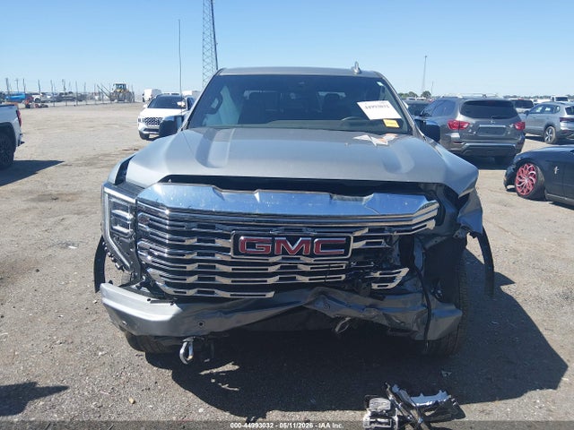 GMC Sierra 1500 4wd  Short Box Denali