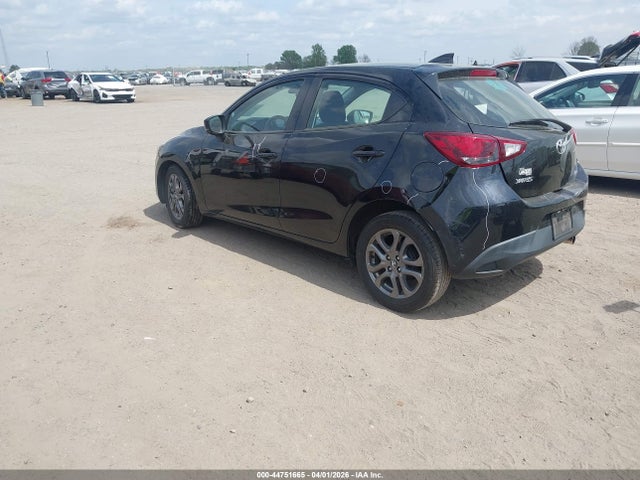 Toyota Yaris Le