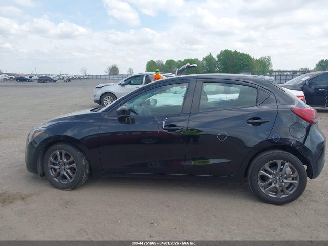 Toyota Yaris Le